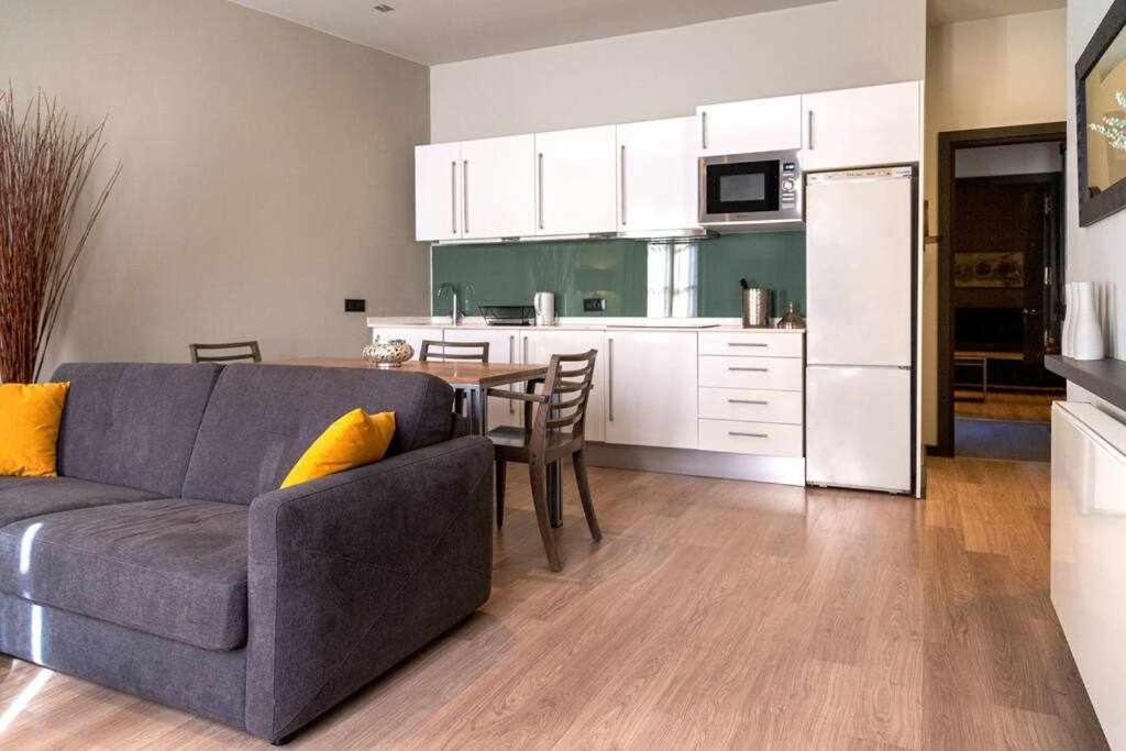 Inspired By Enjoyapartments Barcelona Bagian luar foto