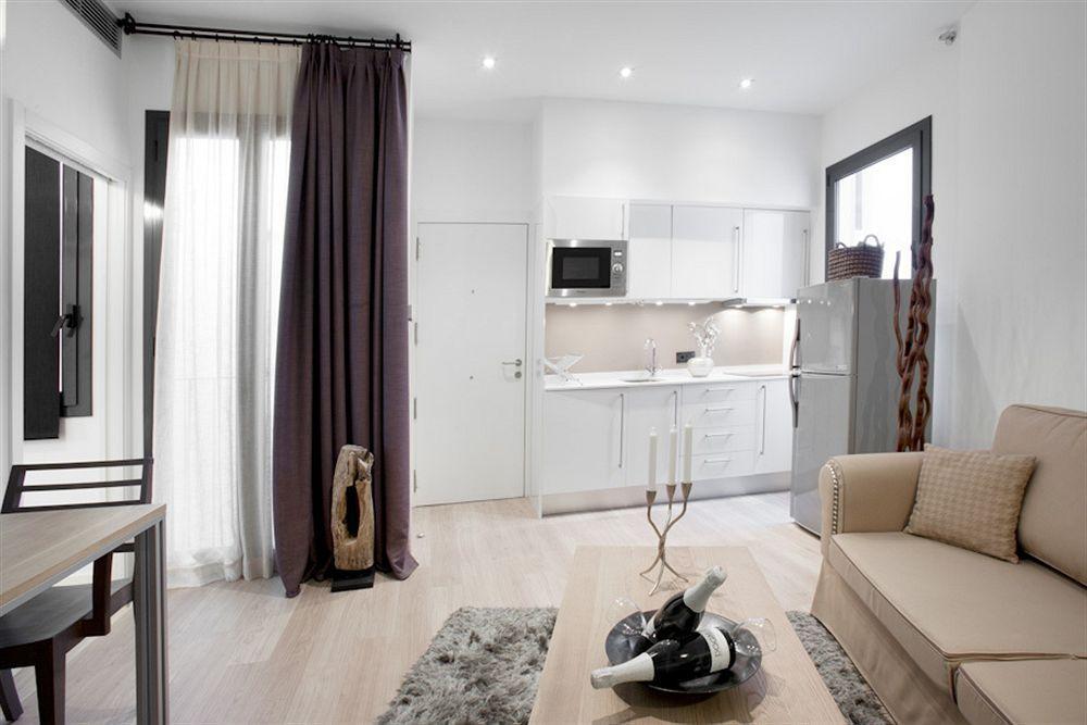Inspired By Enjoyapartments Barcelona Bagian luar foto