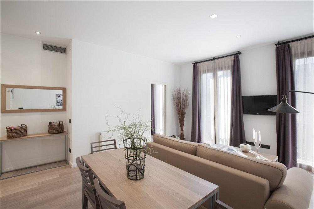 Inspired By Enjoyapartments Barcelona Bagian luar foto